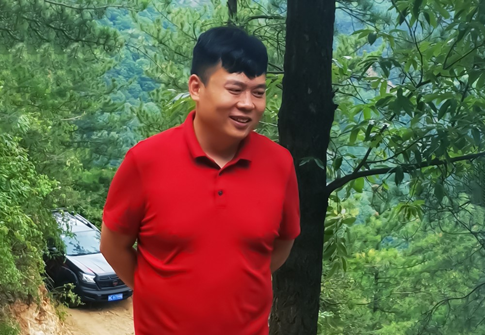 英国365集团董事长许明月莅临卢氏中科视察指导工作